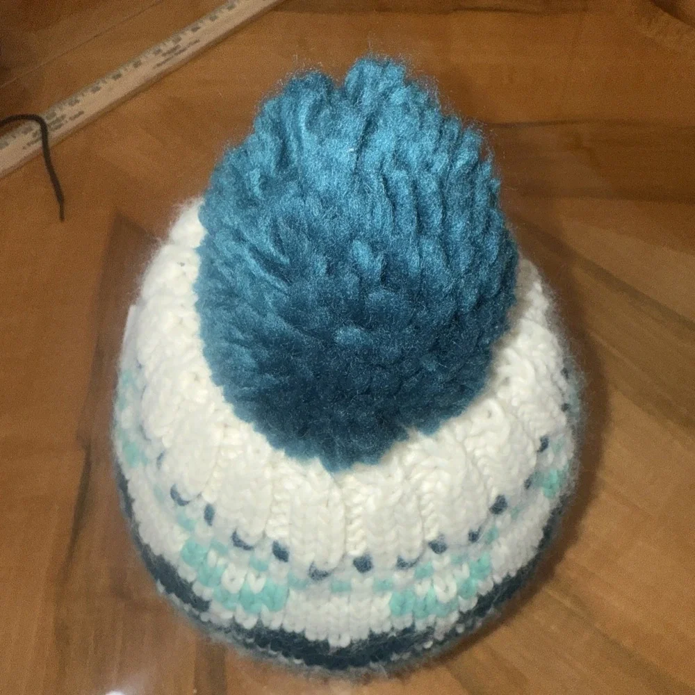 DAKINE Molly Girls Youth‎ Kids Winter Knit Pom Beanie Hat Cap GDX6